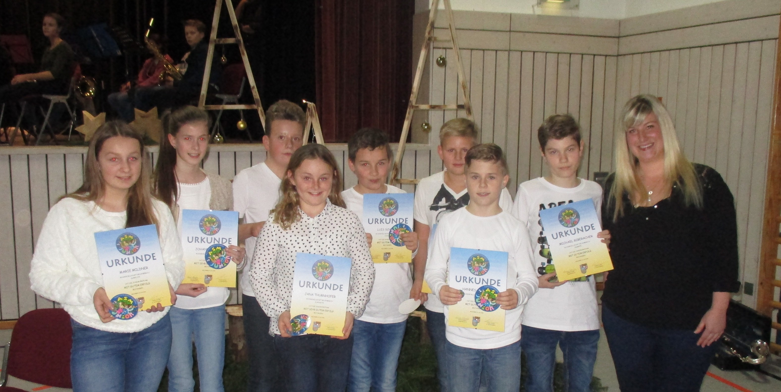 16_12 Jugendweihnachtsfeier1-1 Kopie.jpeg