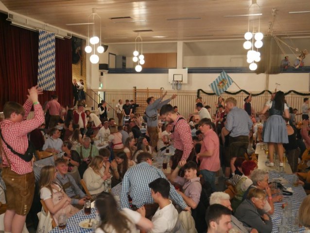 23_03_starkbierfest09